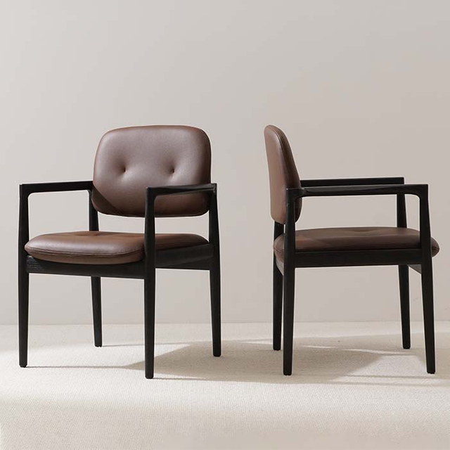 Poltrone da pranzo moderne con sedia imbottita in pelle marrone con schienale aperto 