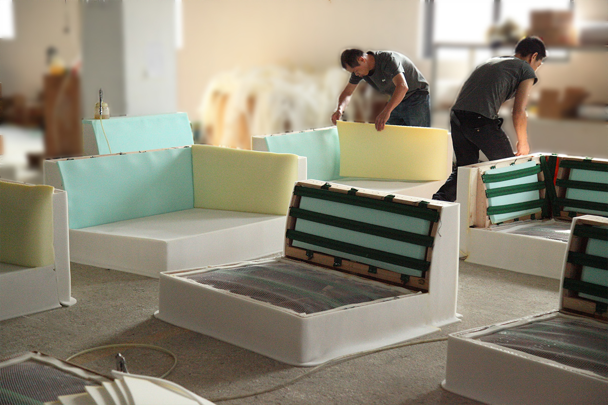 divano interno a tre posti