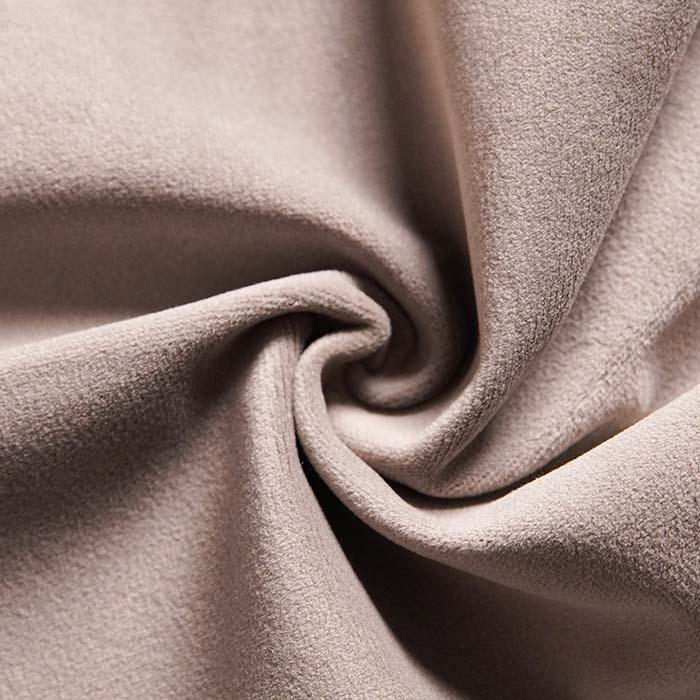 Lusso sostenibile: come i materiali ecologici stanno trasformando mobili di fascia alta