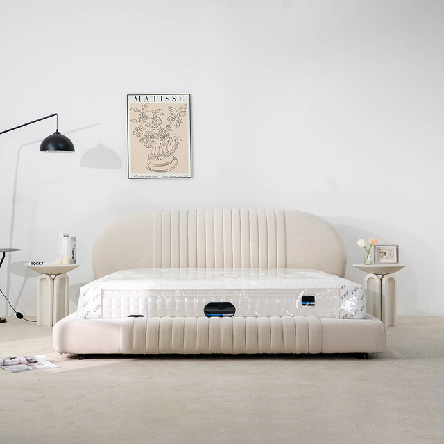 Letto king size con piattaforma moderna imbottita in velluto