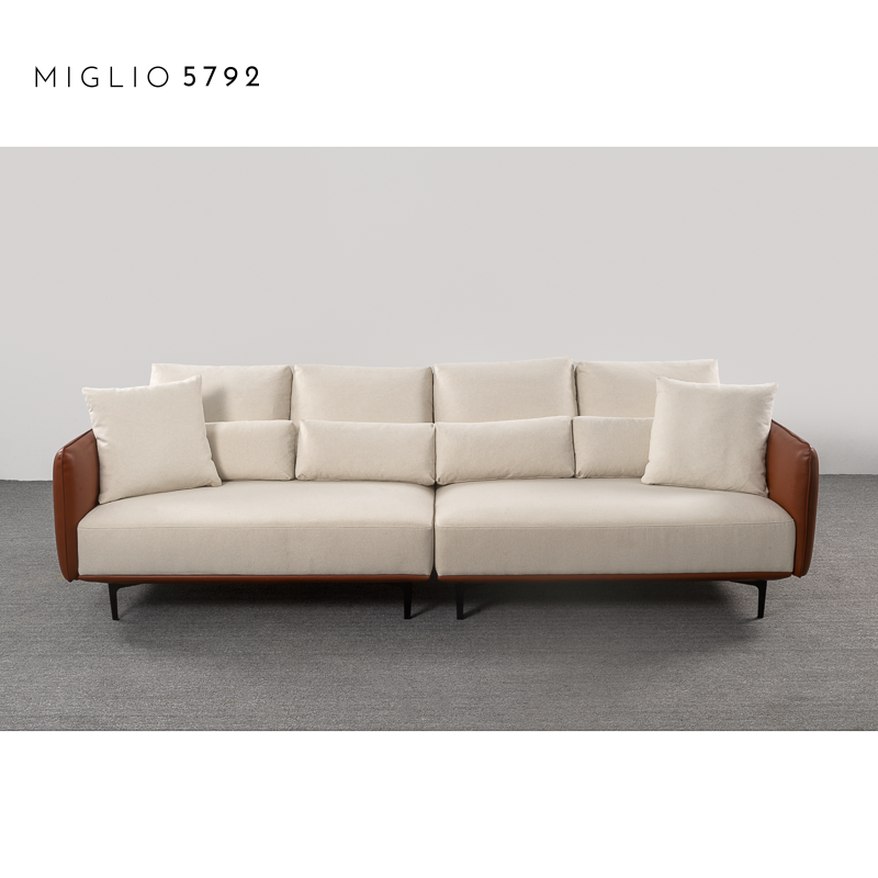 Divano in tessuto in stile moderno ed elegante M002